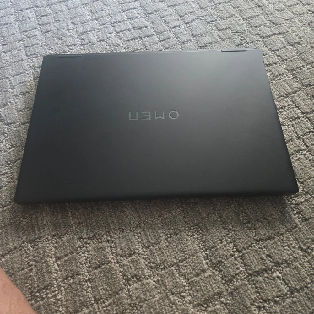 Hp omen laptop. 2tb 240hz QWHD LED keyboard, charger